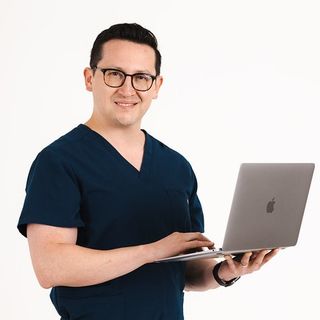 Dr. Marcelo Díaz Sallas