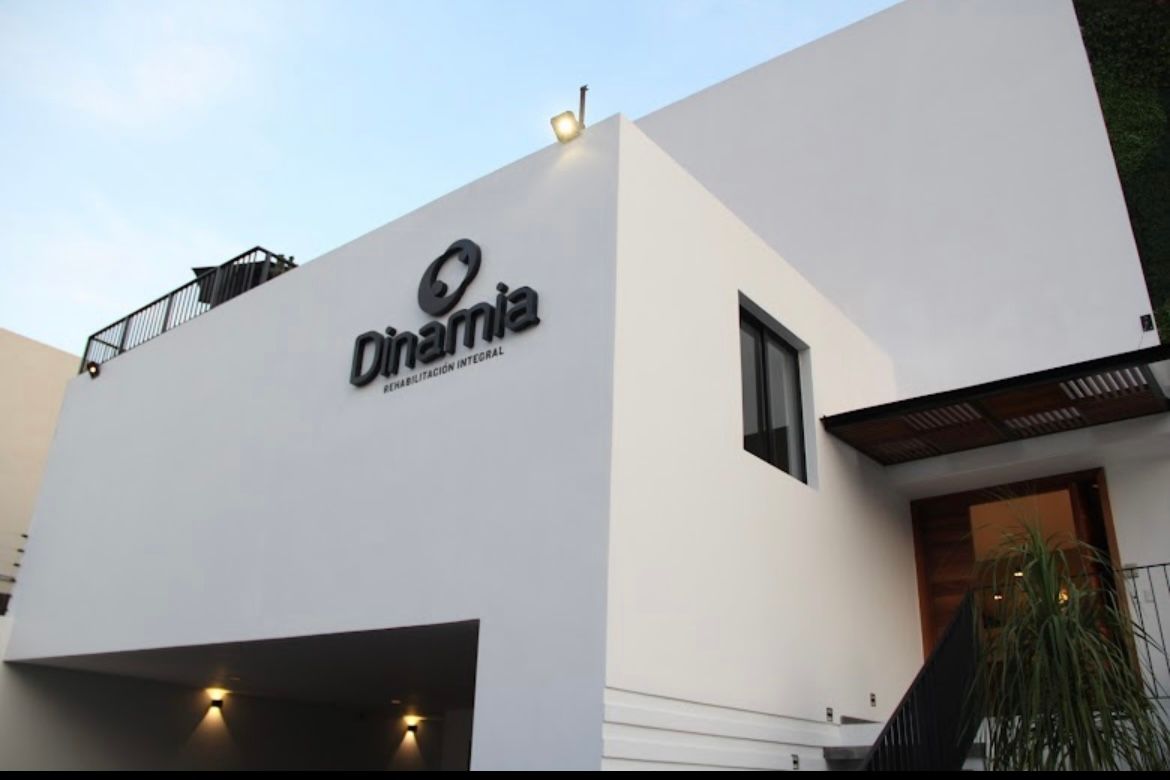 Montserrat Ochoa De León-0