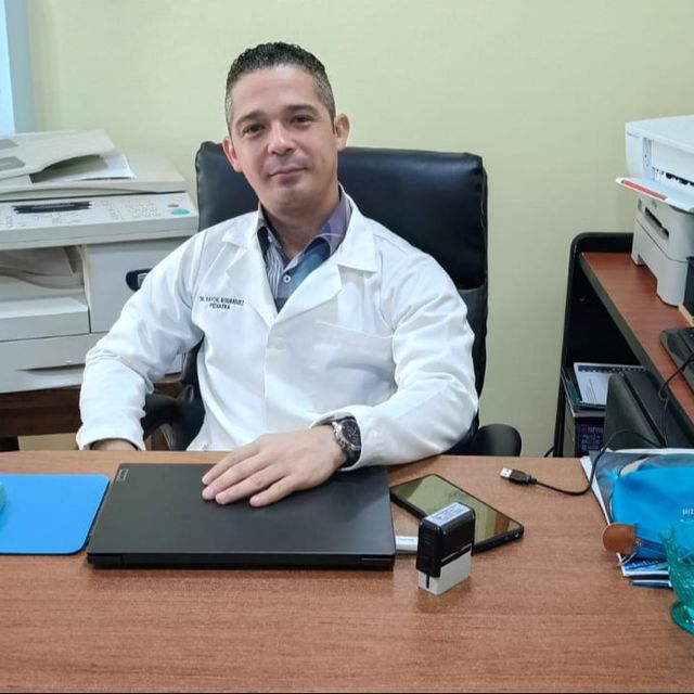 Raydel Rodríguez Reina, Pediatra Veracruz