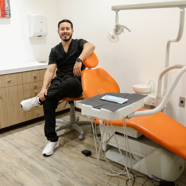 Ian Carlo Saldaña Chong, Dentista - Odontólogo Benito Juárez