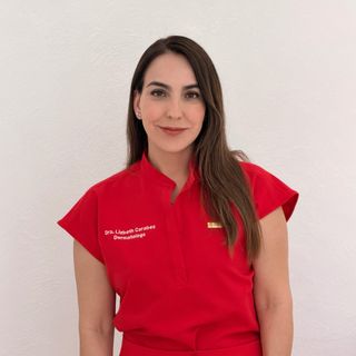 Delia Lizbeth Carabes Corona, Dermatólogo Los Reyes