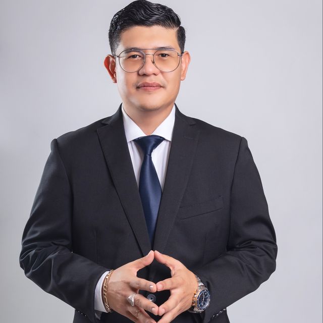 Salvador Contreras Cornejo, Internista Apatzingan