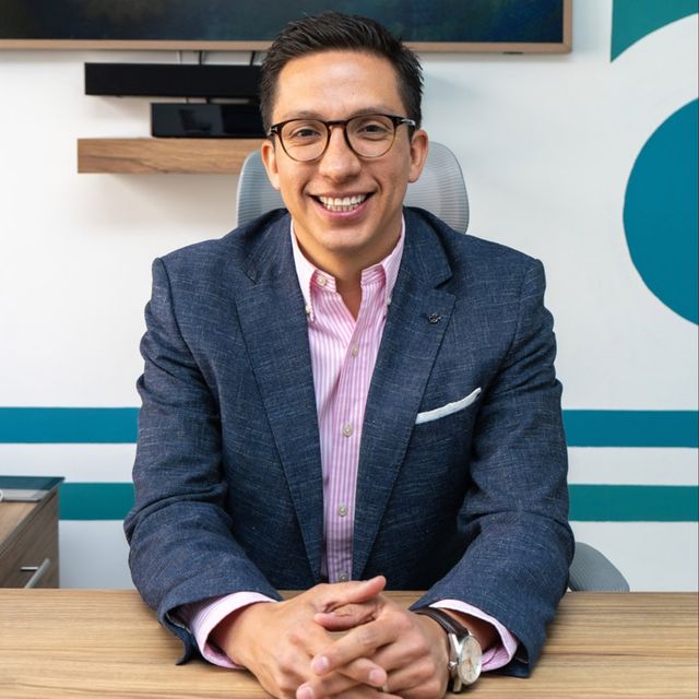 Andrés Raya, Urólogo Ciudad de México