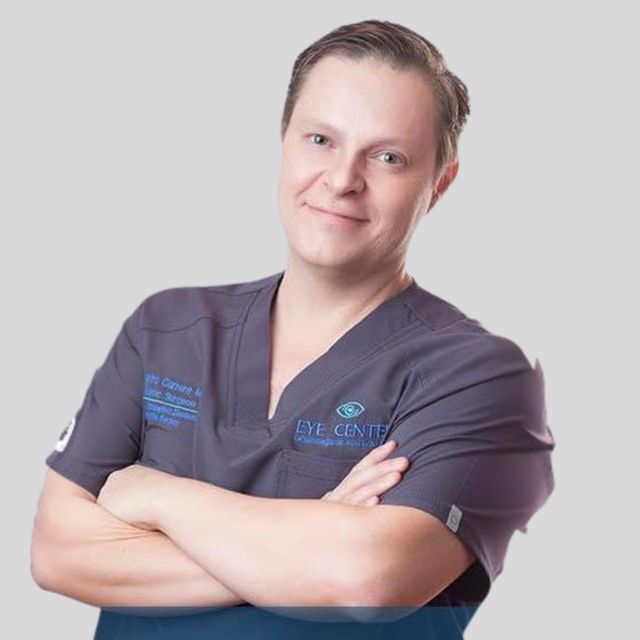 Alejandro Carrera Cristóforo, Oftalmólogo Chihuahua