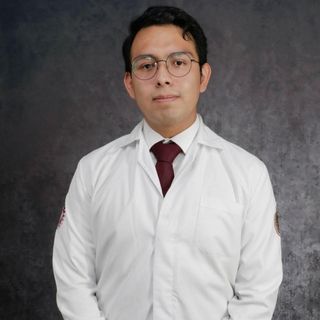 Ampliar imagen: César Omar González Gutiérrez, Médico general Ciudad de México