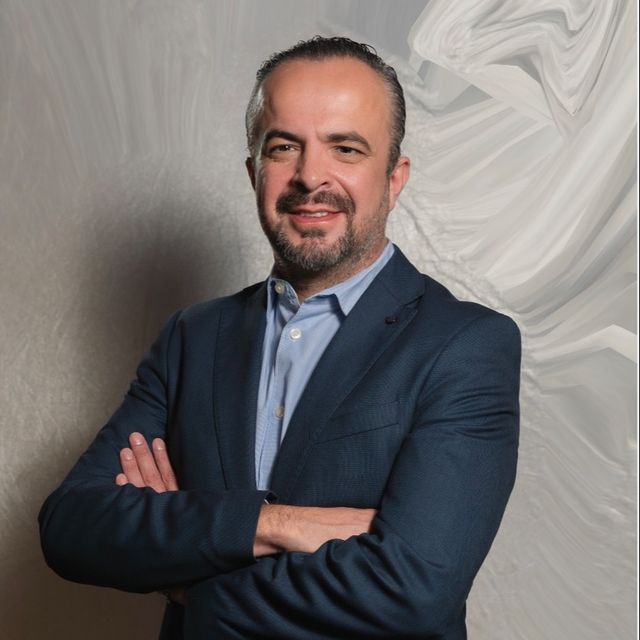 Marnes Molina Torres, Urólogo Mexicali