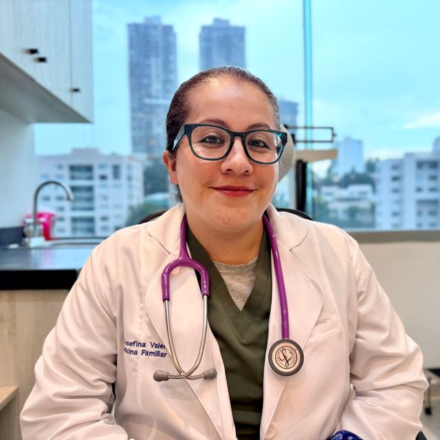 Josefina de Monserrat Valencia Reyes, Médico de familia Ciudad de México
