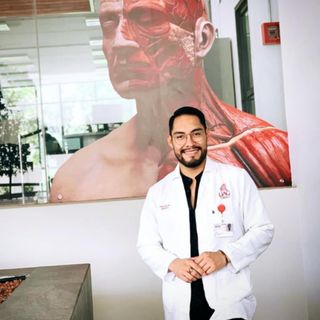 Ampliar imagen: Hugo Torres Ortega, Médico general Acajete