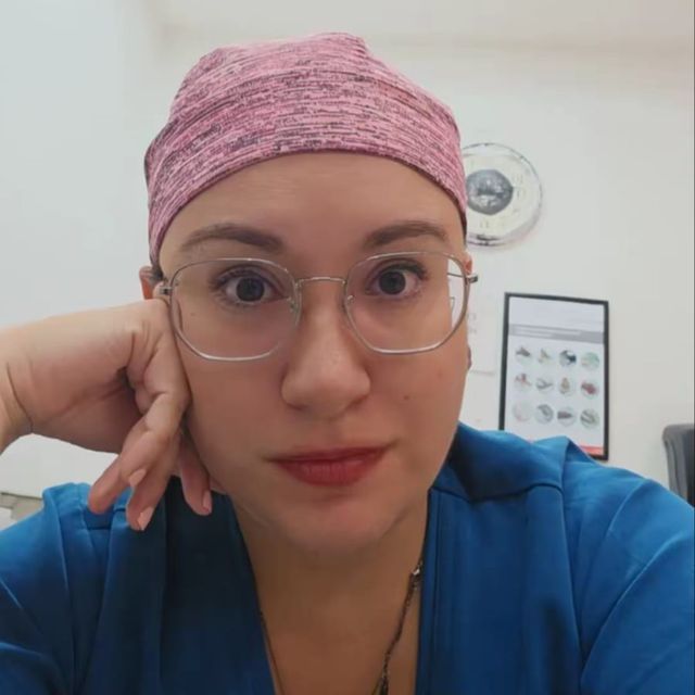 Ana Sofía González Izaguirre, Cirujano general León