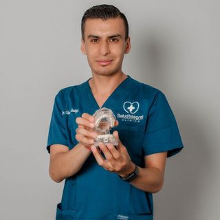 Ampliar imagen: Gibran Daniel Anaya, Dentista - Odontólogo Querétaro