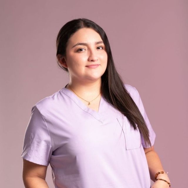 Alejandra Guitierrez Garcia, Dentista - Odontólogo Ciudad de México