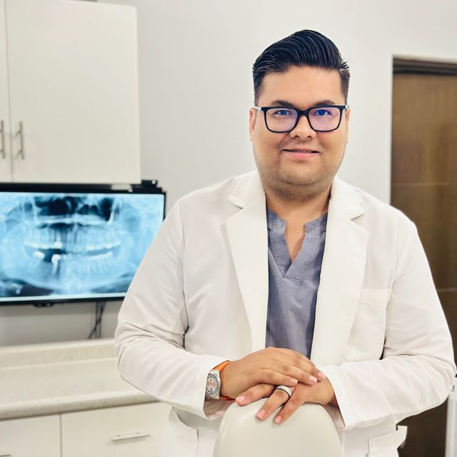 Eduardo Alfonso Vazquez Salazar, Dentista - Odontólogo Aguascalientes