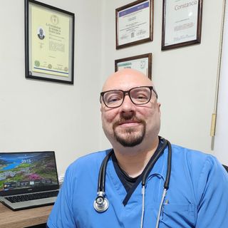 Ampliar imagen: Ivan Gonzalez Villarreal, Médico general Monterrey