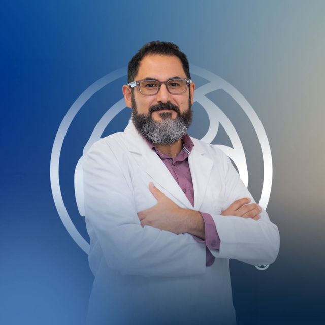 Vicente Valdemar Garza Oyervides, Neurocirujano Monterrey
