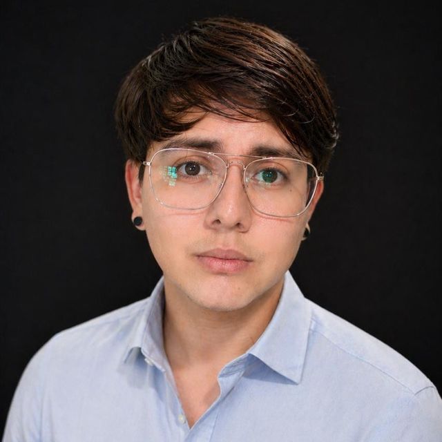Edwin Roman Tzab 	Blanco, Psicólogo Cancun