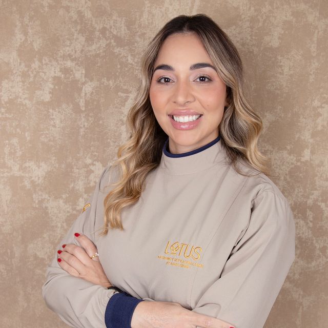 Adriana Abigail González Garza, Médico estético Linares