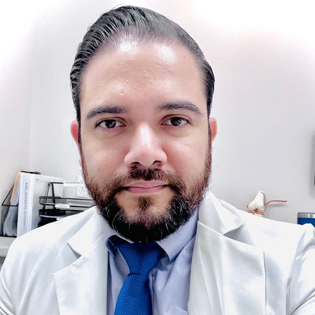 Diego Armando Aguirre Pérez, Urgenciólogo Guadalajara