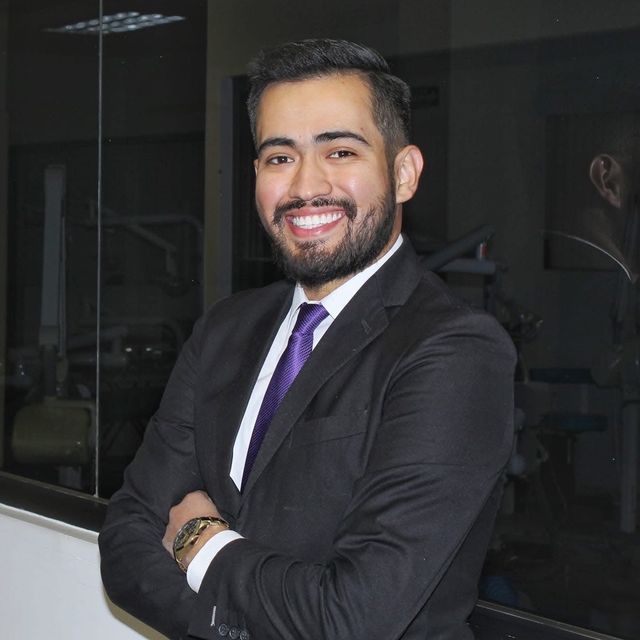 Adrián Castro Ortega, Dentista - Odontólogo Chihuahua