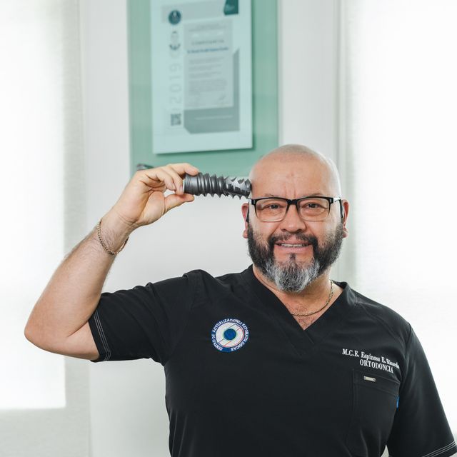 Ricardo Osvaldo Espinosa Escobar, Dentista - Odontólogo Nezahualcóyotl
