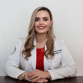 Ampliar imagen: Jéssica Marina Flores Jiménez, Otorrinolaringólogo Zapopan