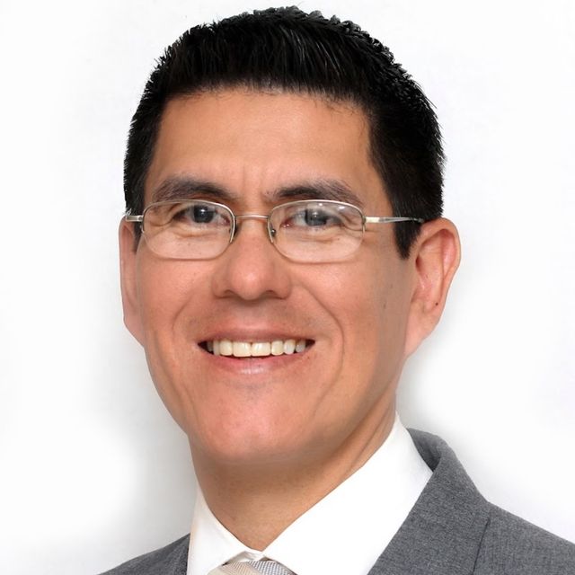 Pedro M. Flores, Dentista - Odontólogo Saltillo