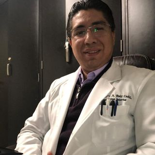 Ampliar imagen: Carlos Alberto Ruiz Cedillo, Internista Nezahualcóyotl