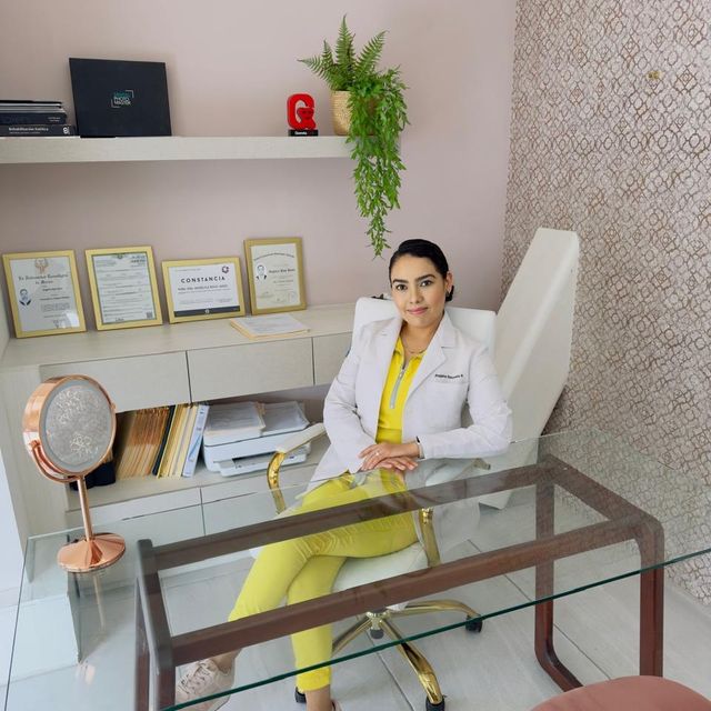 Jhajaira Saucedo, Dentista - Odontólogo Querétaro