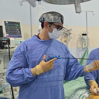 Dr. Victor Flores Gamboa