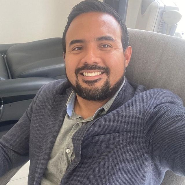 Julián Ignacio  Acevedo Ortiz, Nefrólogo Puebla