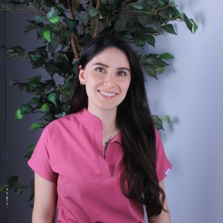 Ampliar imagen: Edith Monserrat Alarcón Ruiz, Dentista - Odontólogo Xalapa