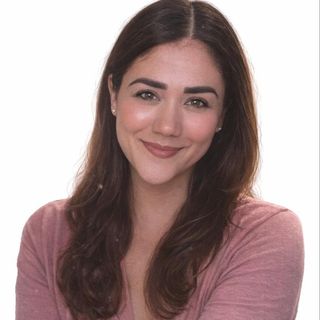 Mtra. Claudia Becerra Robles