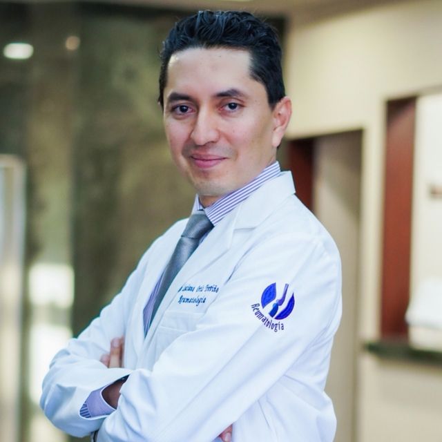 Luciano Ortiz Treviño, Reumatólogo Monterrey