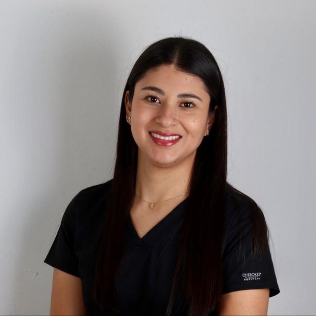 Arianna Rubi Contreras Reyna, Dentista - Odontólogo Monterrey