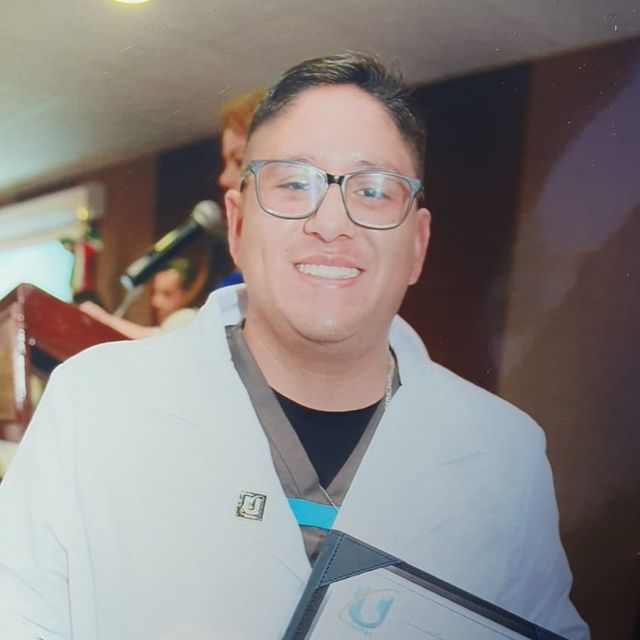 Angel Isai Hernández Torres, Fisioterapeuta Toluca