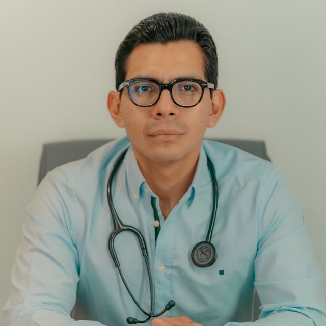 Luis Antonio Cab Cesar, Urólogo Ciudad de México