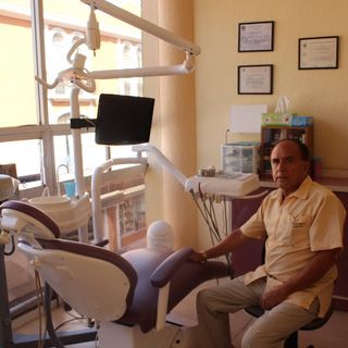 Ampliar imagen: Benjamin Arroyo Macias, Dentista - Odontólogo Pachuca