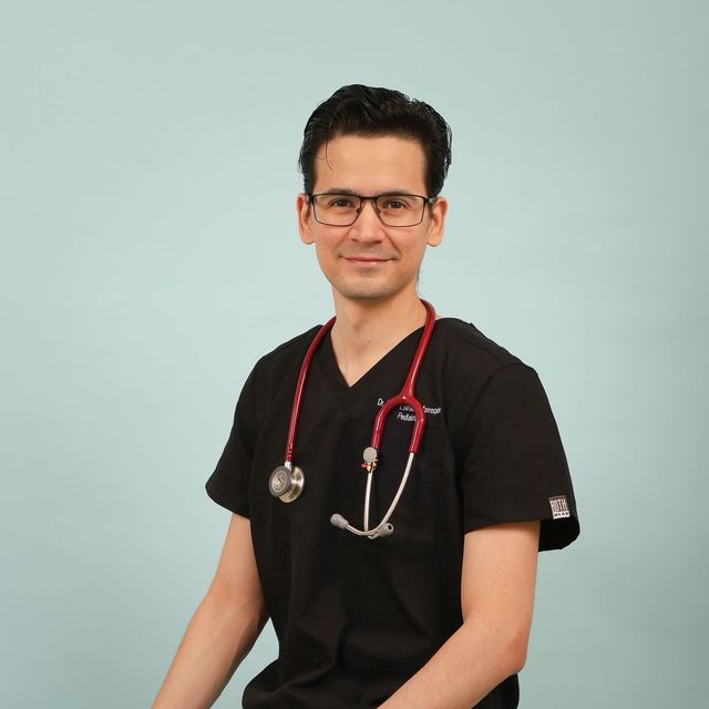 Israel Estrada Marroquin, Pediatra Monterrey
