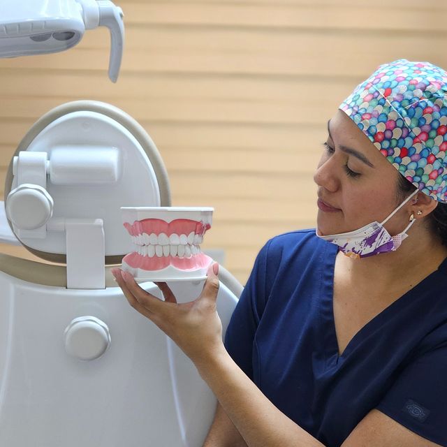 Tania Perales, Dentista - Odontólogo Monterrey