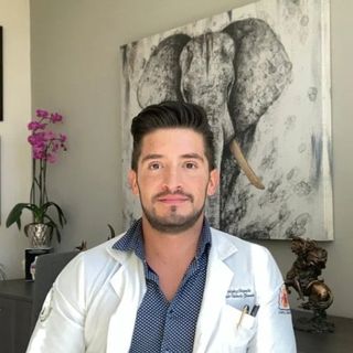 Dr. Eduardo Valencia González