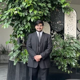 Ampliar imagen: Isaac Emiliano Macias Vega, Psicólogo Zapopan