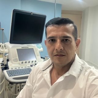 Ampliar imagen: Aarón Vázquez, Médico general Poza Rica