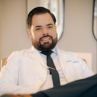 Ampliar imagen: Erik Ramos García, Otorrinolaringólogo Ensenada