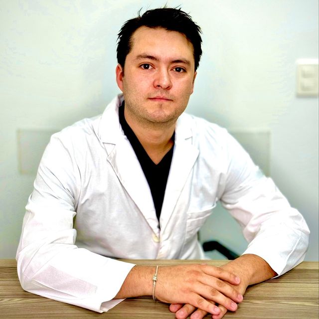 Luis Gerardo Alarcón Lozano, Cirujano general Atizapán de Zaragoza