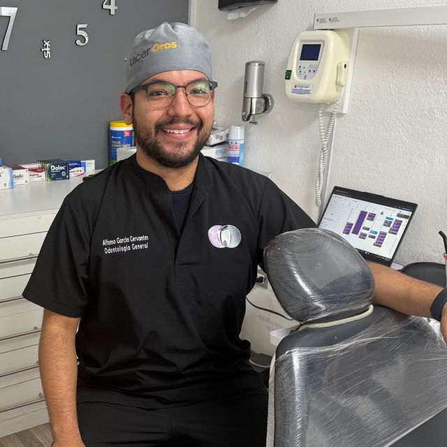 Alfonso García Cervantes, Dentista - Odontólogo San Juan del Rio