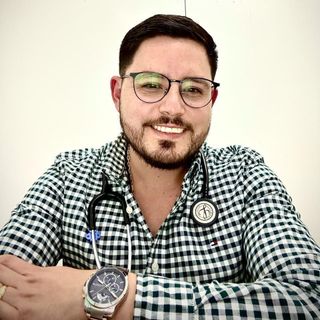 Ampliar imagen: Jesus Humberto Valenzuela Lopez, Médico general Nogales