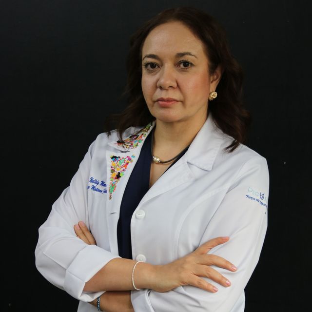 Nallely Moreno  Uribe, Ginecólogo Naucalapan