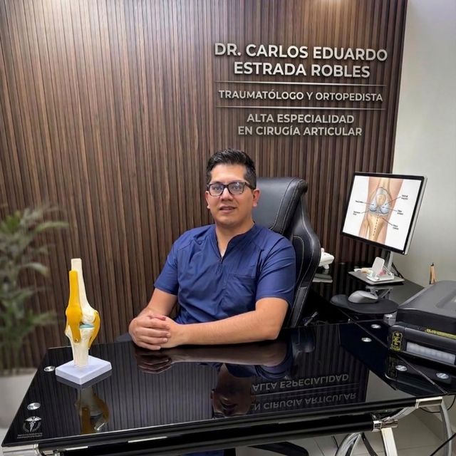 Carlos Eduardo Estrada Robles, Ortopedista Tultepec
