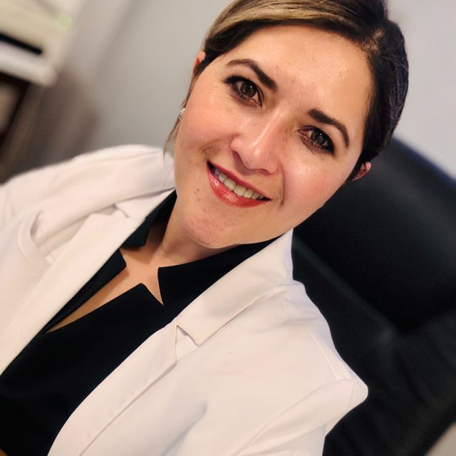 Nadia Elizabeth Correa de Jesus, Ginecólogo Toluca de Lerdo