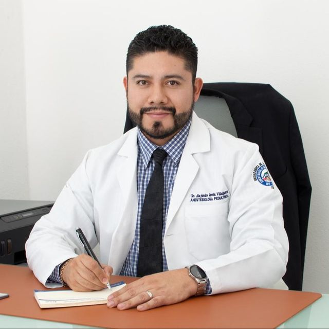 Alejandro García Villafuerte, Anestesiólogo Juriquilla