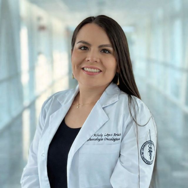 Alhely   López Arias , Ginecólogo Tuxtla Gutierrez